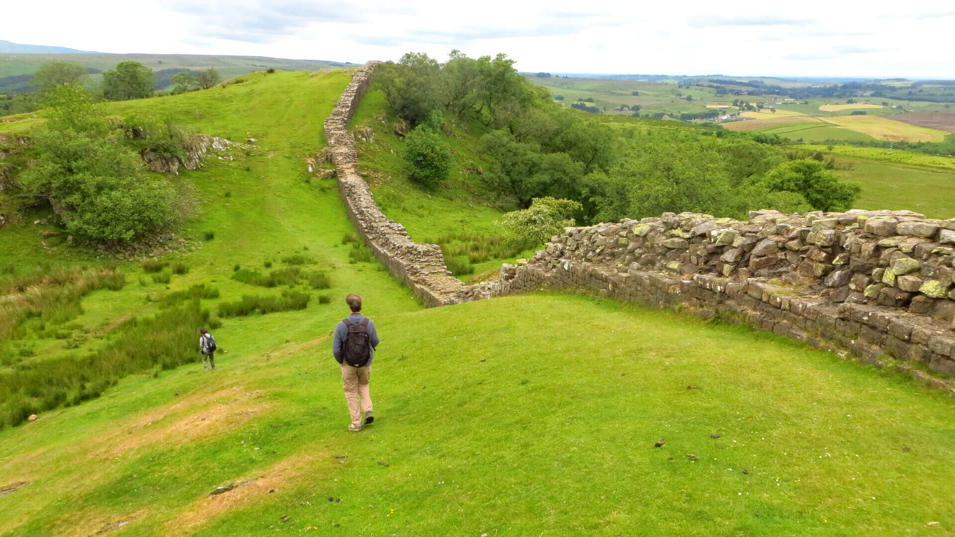 hadrian's wall hike tour