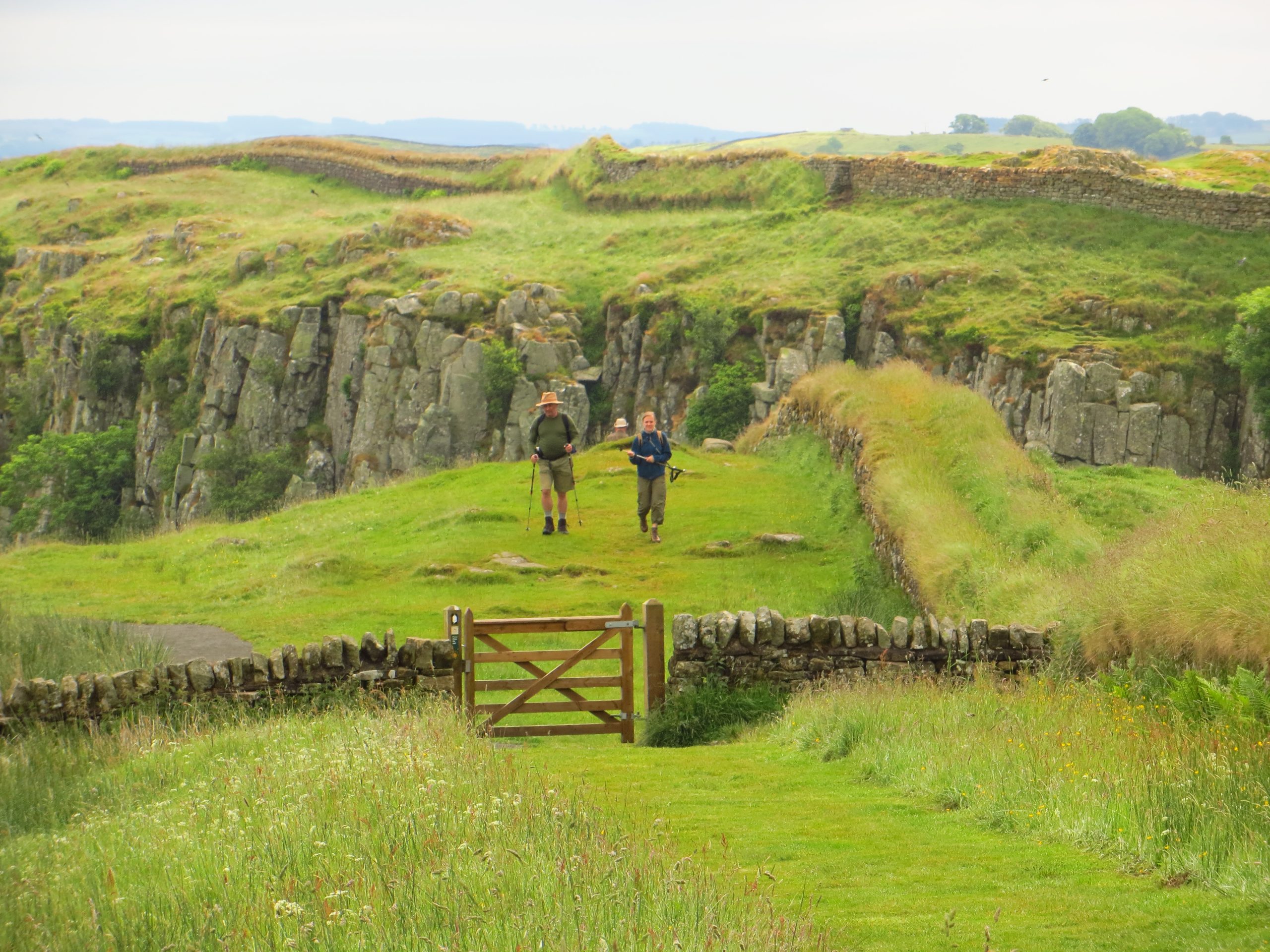 kollidere At forurene husmor Best Direction To Walk Hadrian's Wall Path - Hillwalk Tours Self-Guided  Hiking Tours