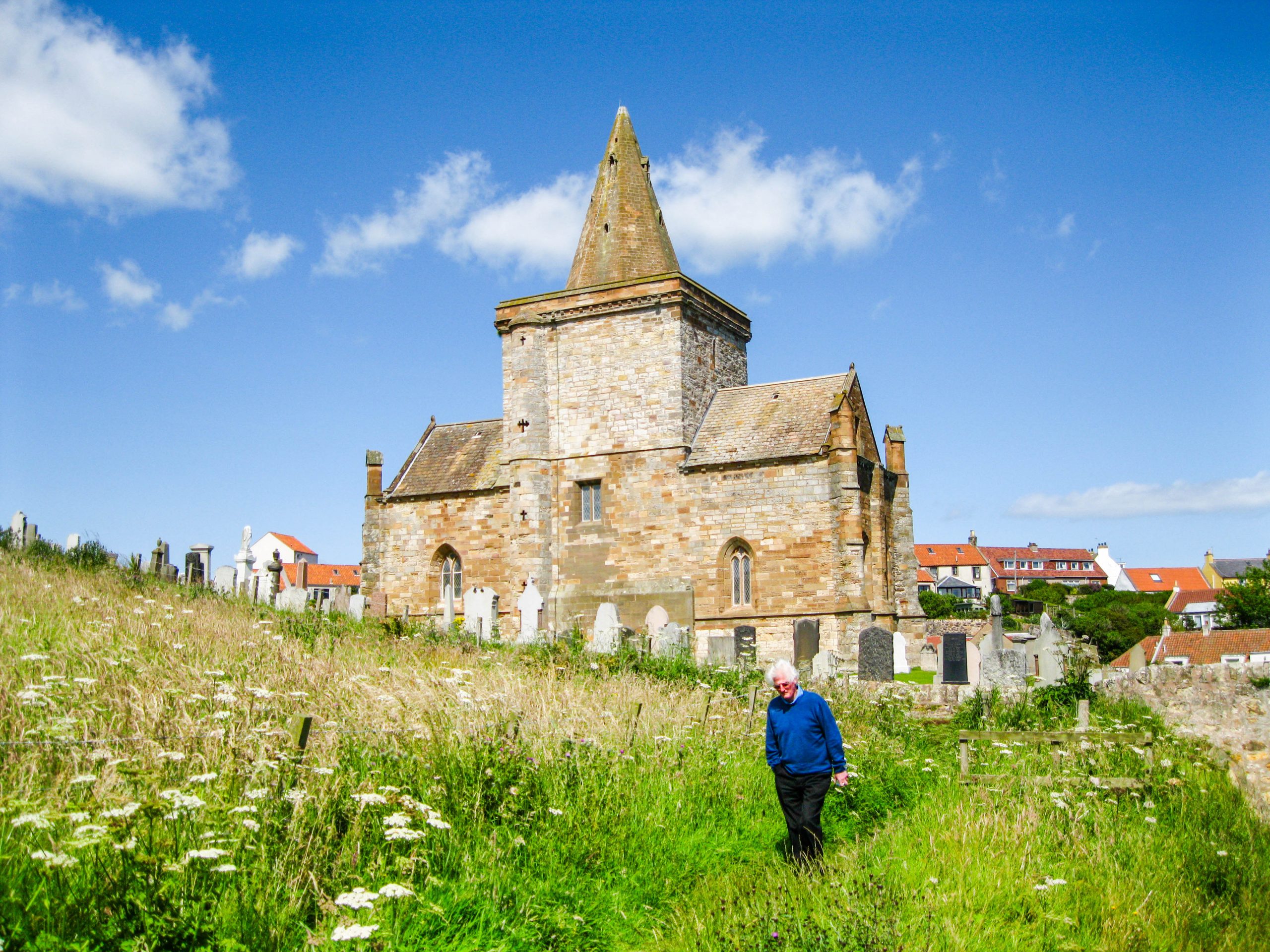 Die Kirche von St Monans auf dem Fife Coastal Path
