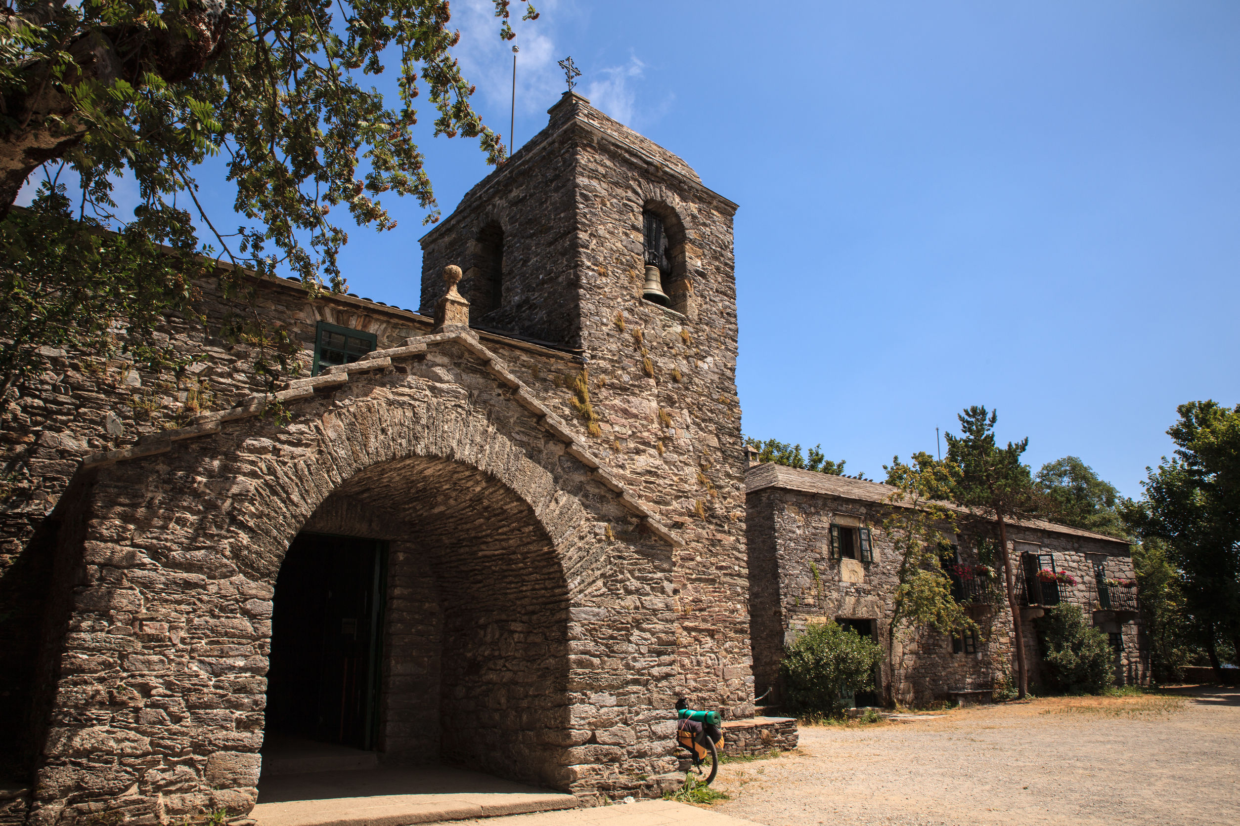 church of santa maria, cebreiro