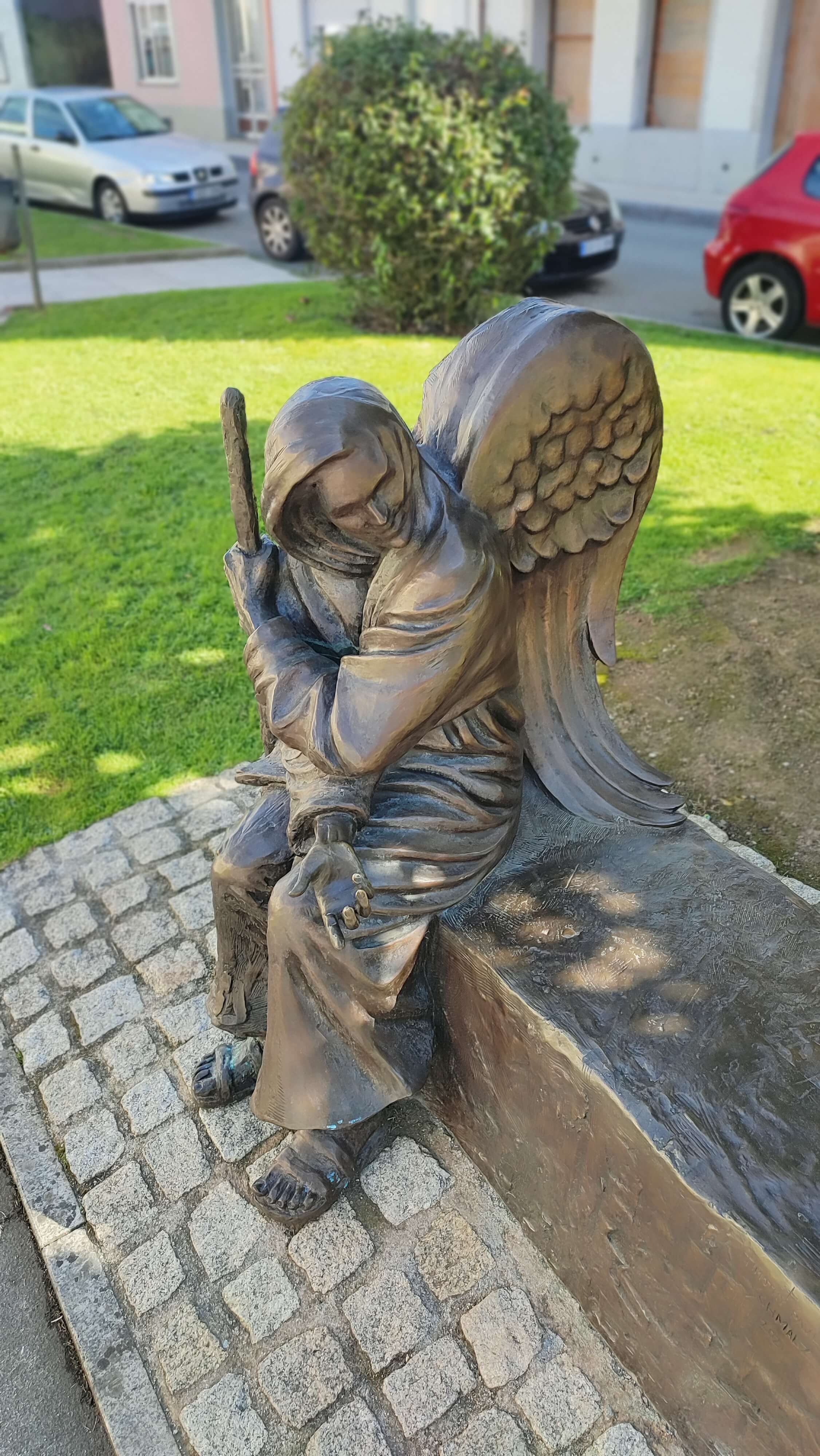prim angel statue invites to sit melide img 20250930 122042