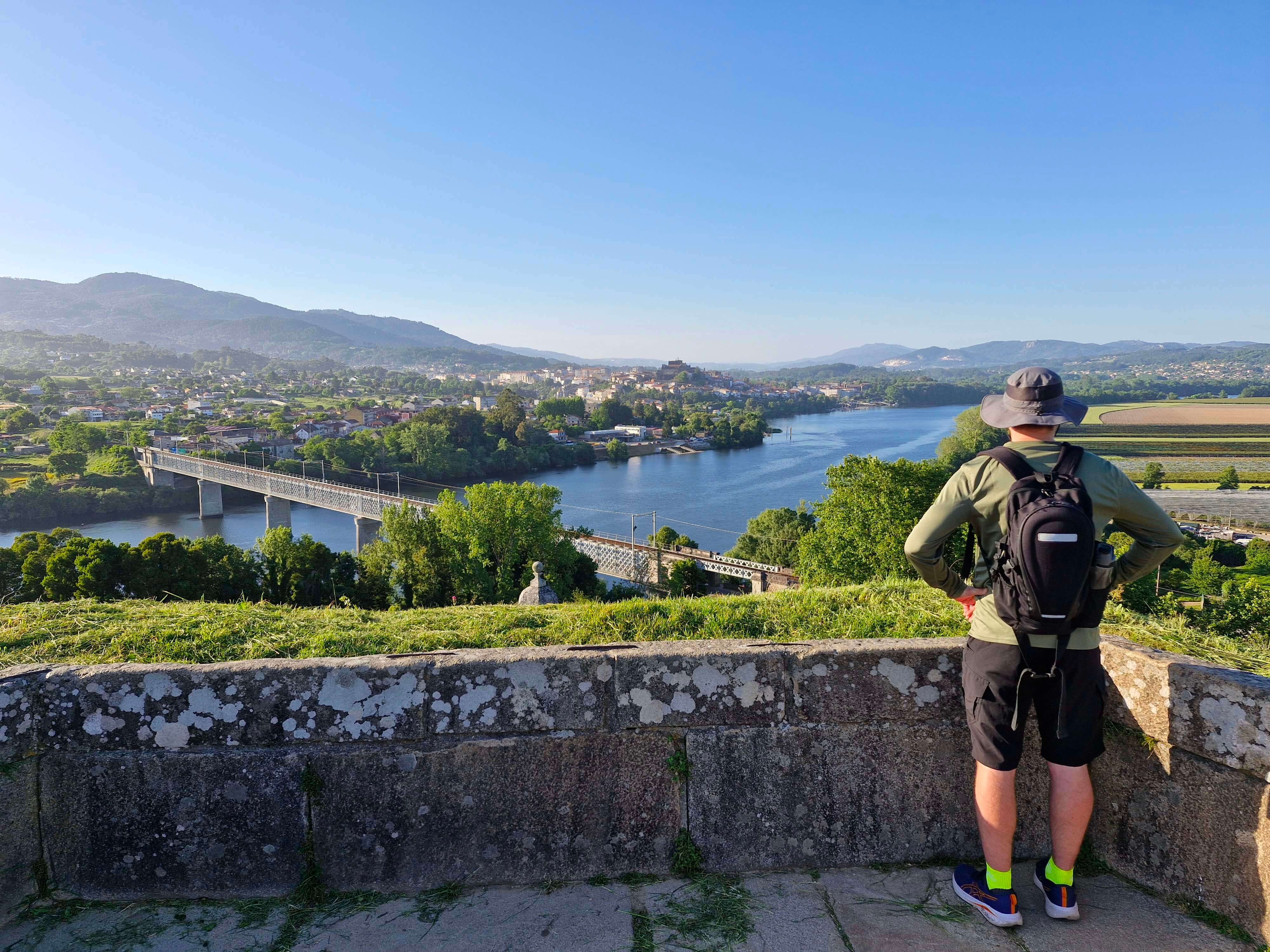 costa verde hikers takes in view of minho crossing at tui from valenca