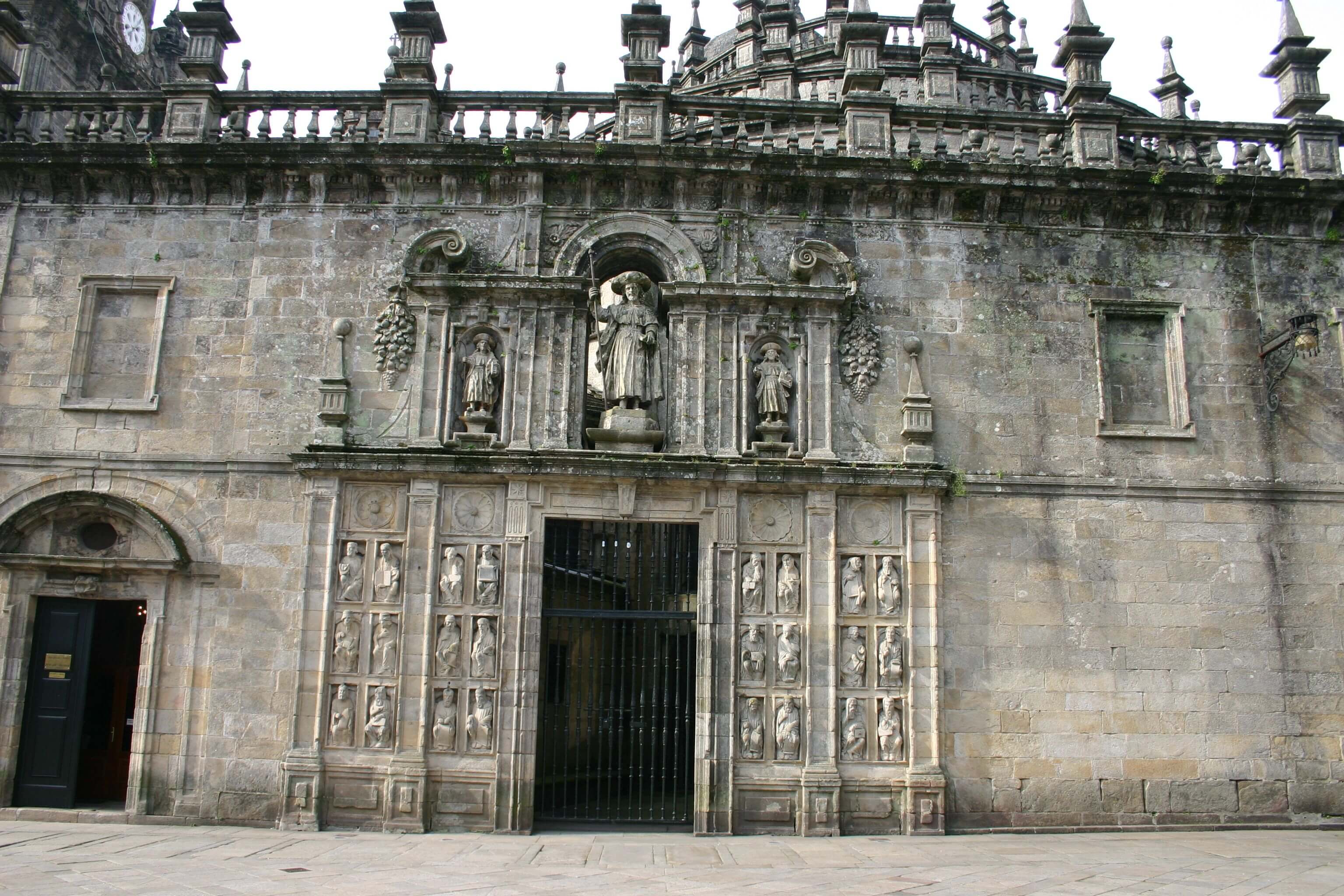 spain.santiago.de.compostela.catedral.portico.01