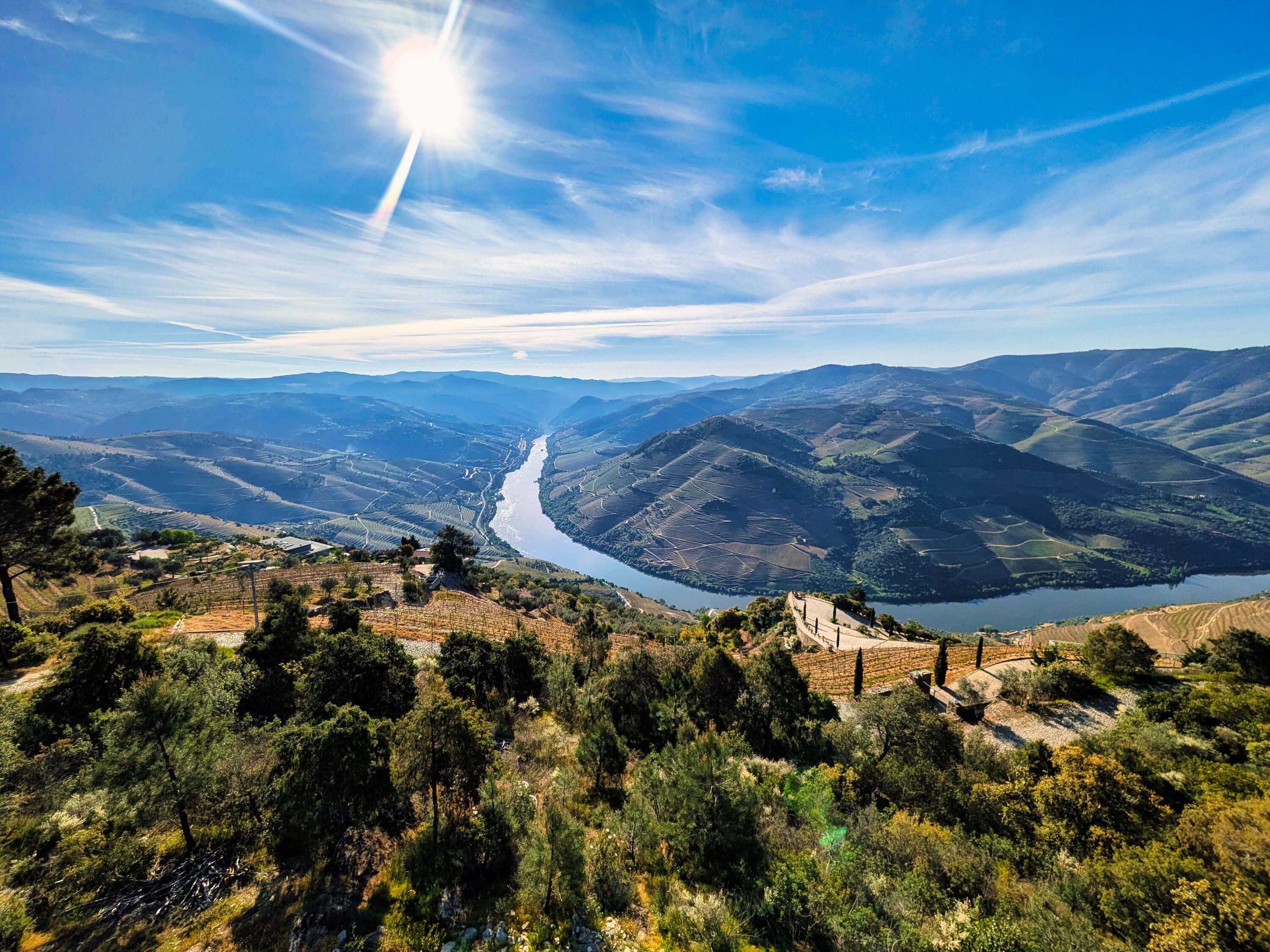douro valley wide angled shot bend river mountains pxl 20260405 082414717.mp