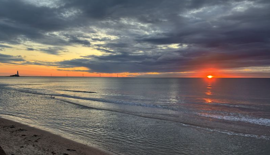 hwp north sea sunrise at beach