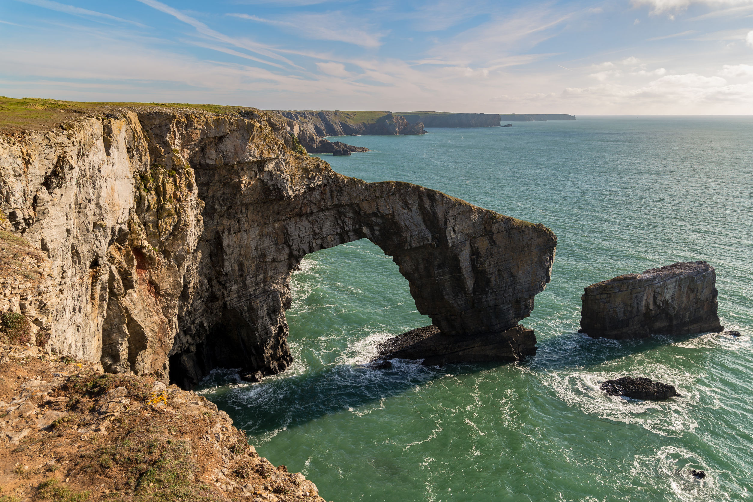 "Sea arches" entlang des Pembrokeshire Coast Path